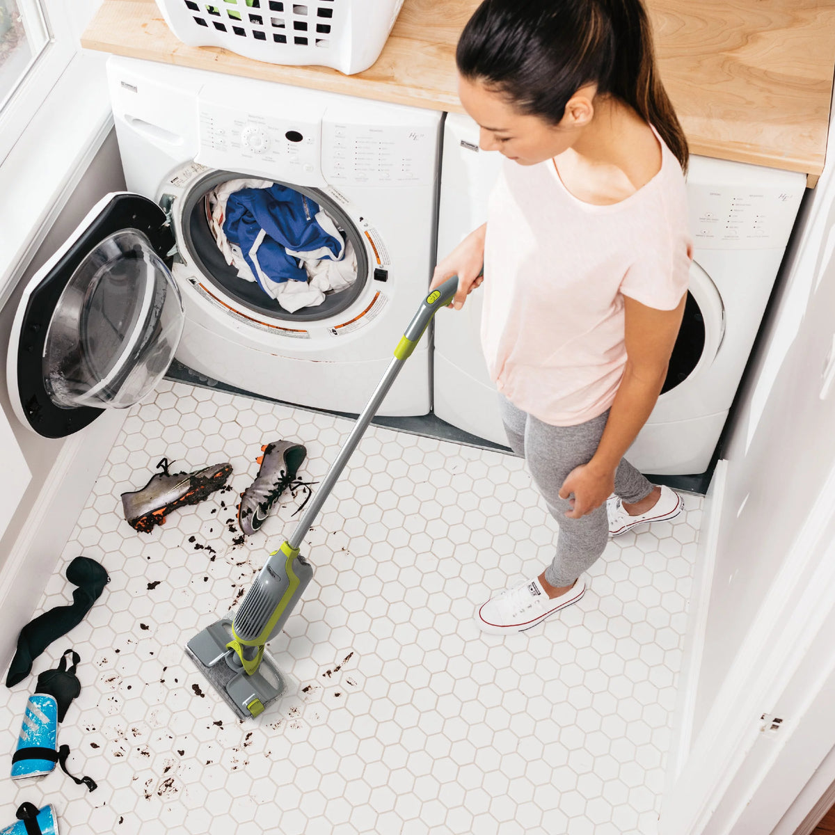 Cordless Hard Floor Vacuum Mop with Disposable Pad K4065
