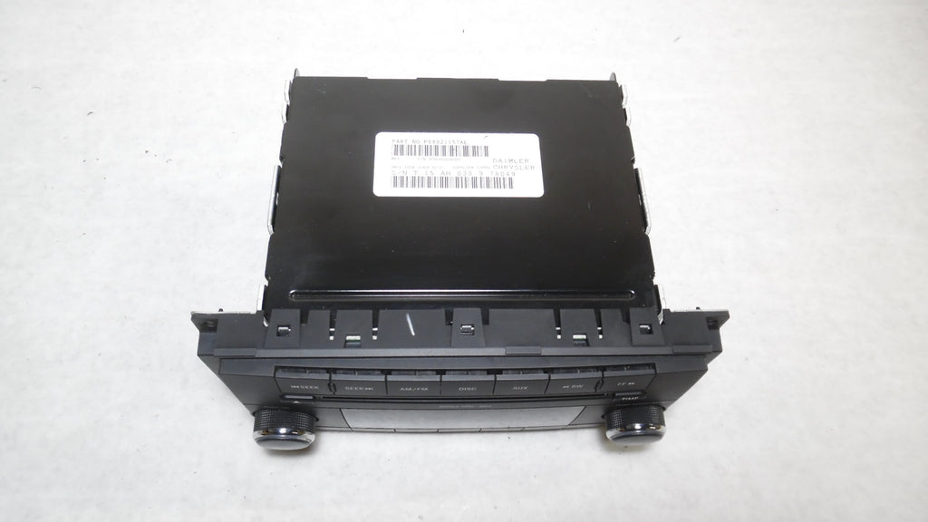 Pre-Owned 2009 2010 2011 Dodge Caravan CD MP3 Player Radio Receiver P1007