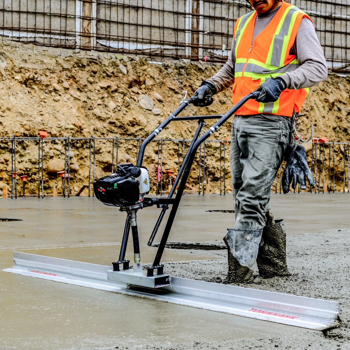 37.7cc Gas Concrete Power Screed A225080